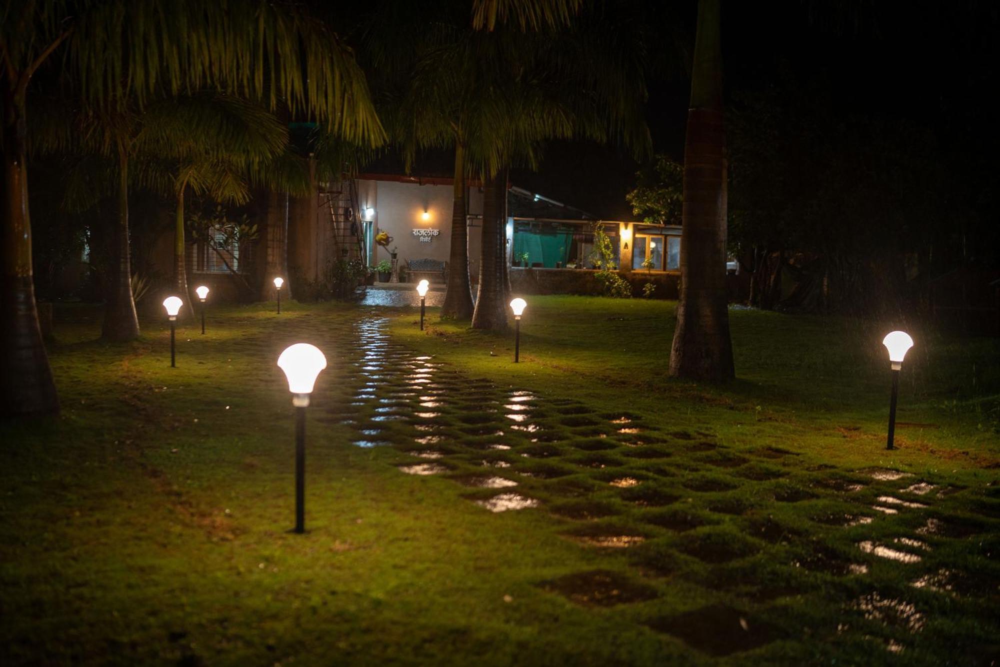 Rajlok Resorts Pune Luaran gambar