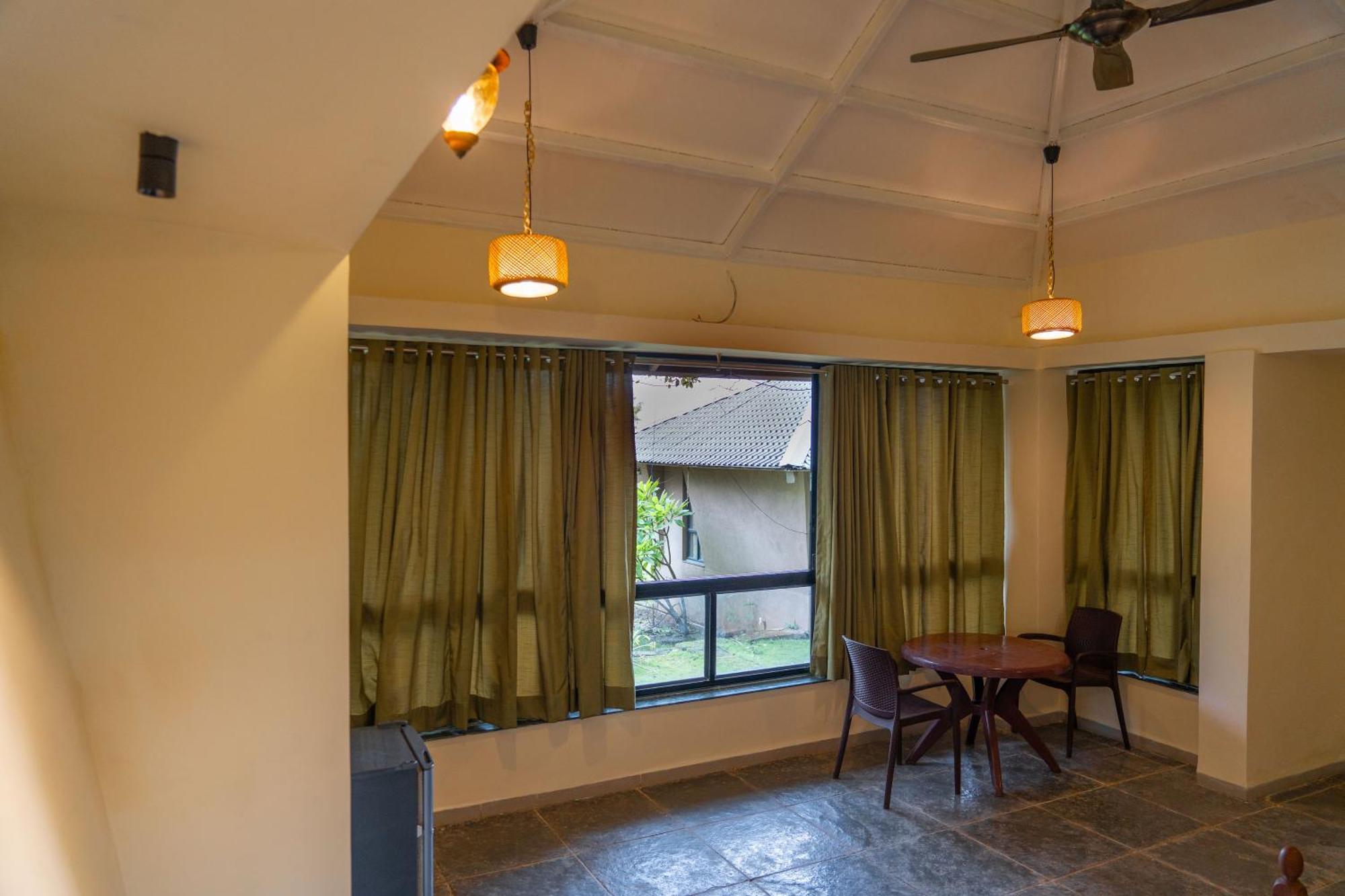 Rajlok Resorts Pune Luaran gambar