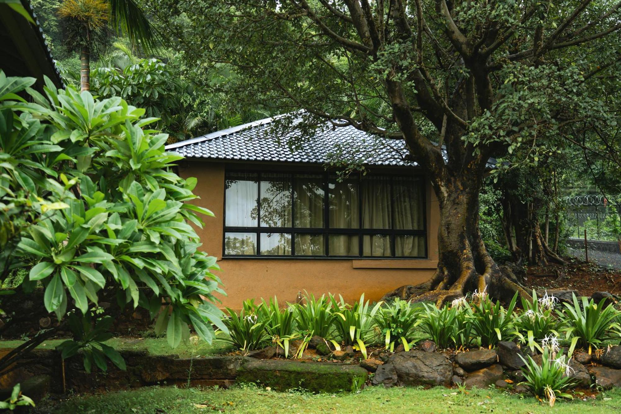 Rajlok Resorts Pune Luaran gambar